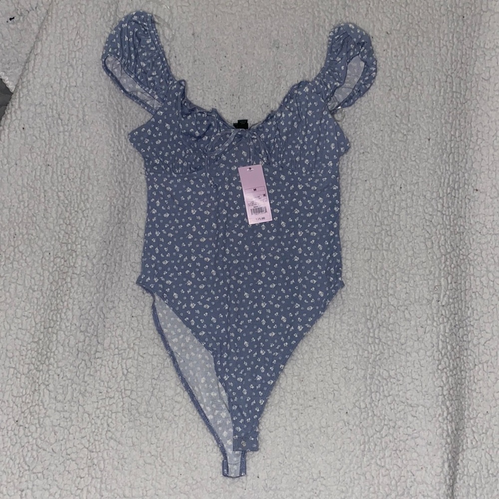 NWT Wild Fable light blue / periwinkle flower printed bodysuit / one piece / top